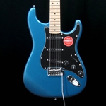 Squier Affinity Stratocaster, Maple Fingerboard, Black Pickguard, Lake Placid Blue