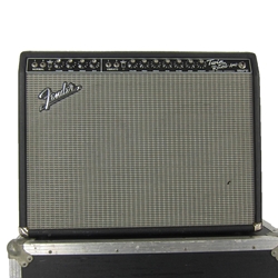 Fender 65' Twin Reverb w/ Deluxe Modern Case Roadcase