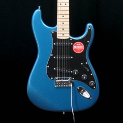 Squier Affinity Stratocaster, Maple Fingerboard, Black Pickguard, Lake Placid Blue